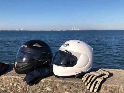 白黒ヘルメット並べてみた